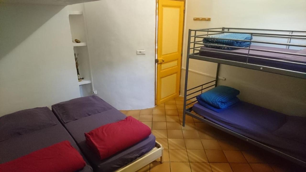 Chambres D'Hotes Gite Saint Roch Tuchan Exteriör bild